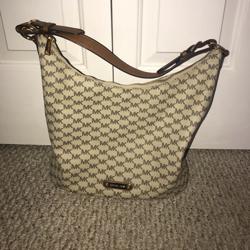 Michael Kors HOBO bag